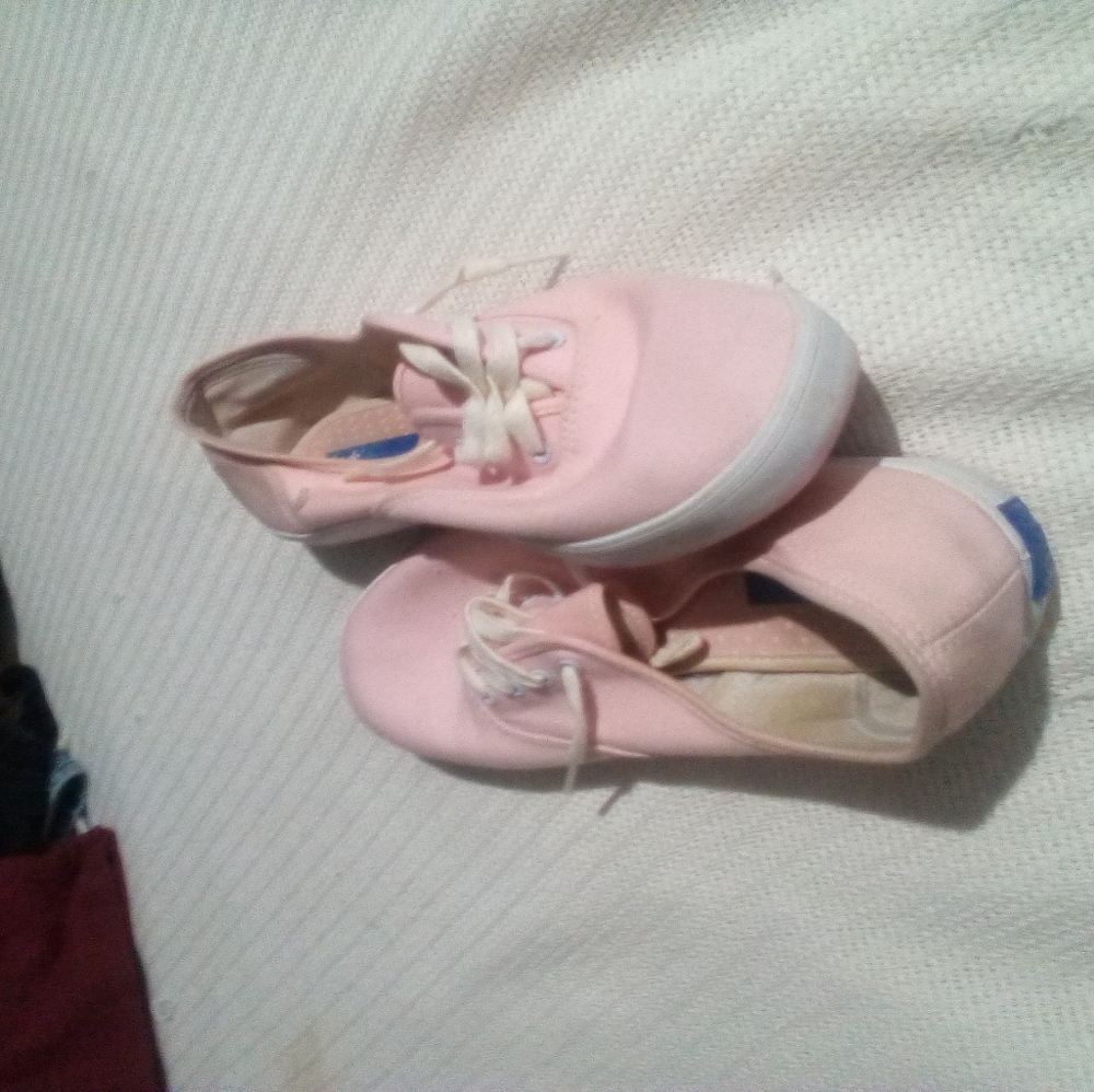 Light Pink Keds Champions  size 9.5  women's